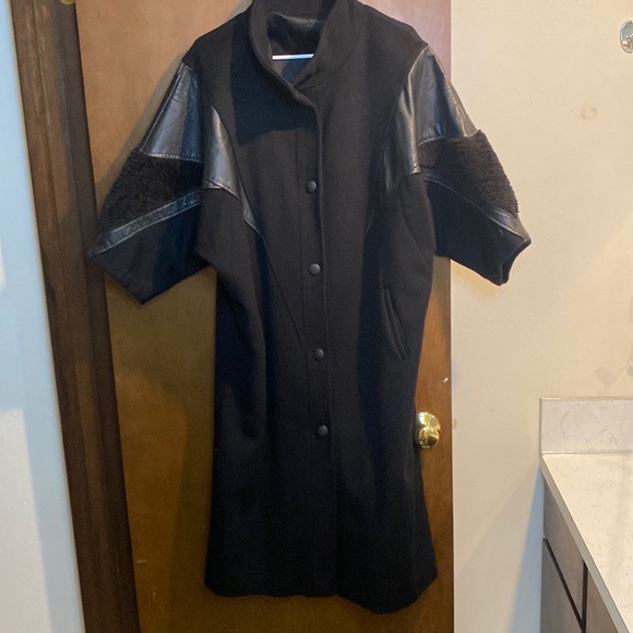 Vintage Black 3/4 sleeve coat - Picture 4 of 8